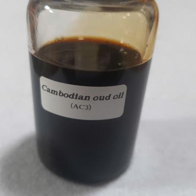زيت العود الكمبودي العطري